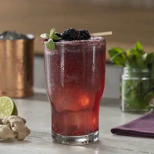 Soda de zarzamora y jengibre